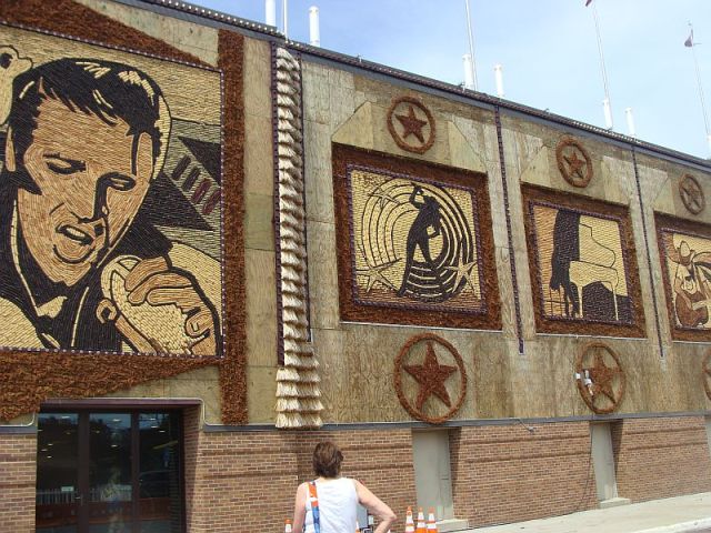 CornPalace10