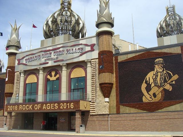 CornPalace11